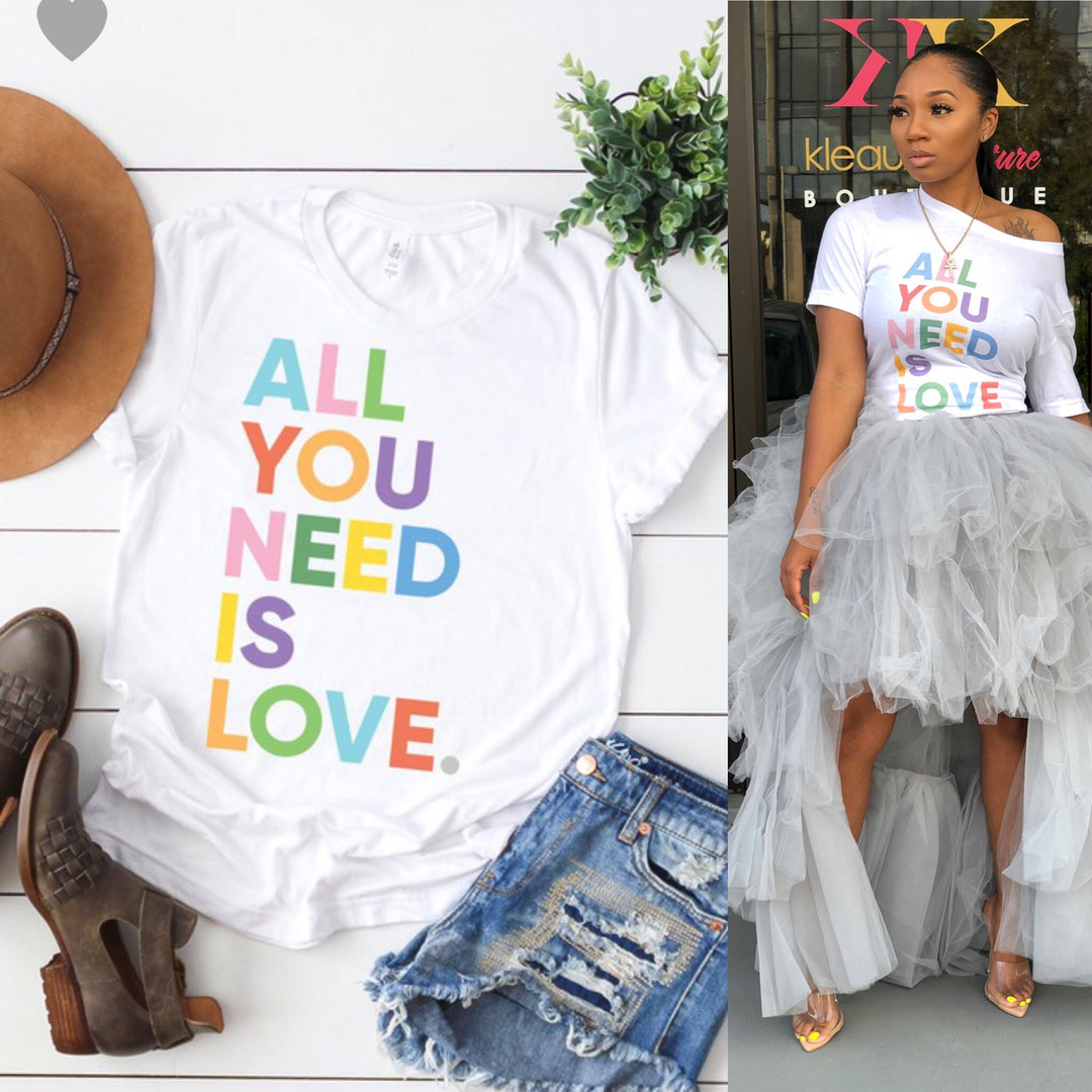 All you need is Love Tee